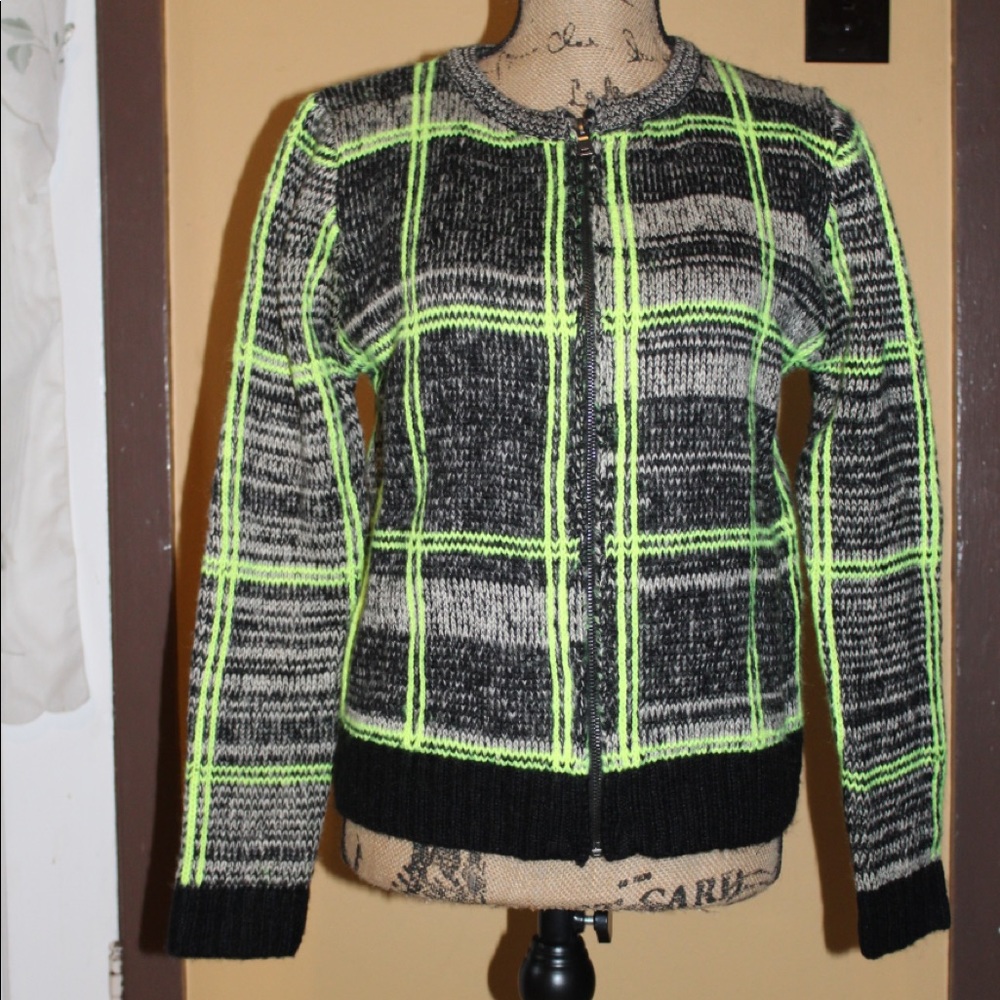 Zip up sweater top